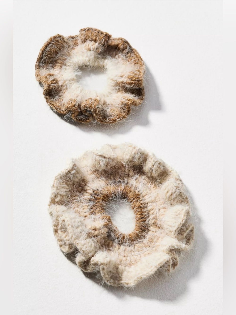 Anthropologie Fuzzy Two-Tone Knit Scrunchie Set in Cream & Brown